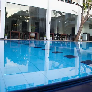 https://windmill-beach-hotel.negombohotels.net